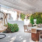Sunrock - Begonia Aparthotel