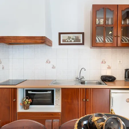 Ξενοδοχείο με διαμερίσματα Sunrock - Begonia Στελίδα